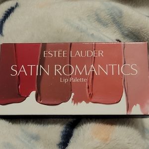 ESTEE LAUDER Satin Romantics Lip Palette